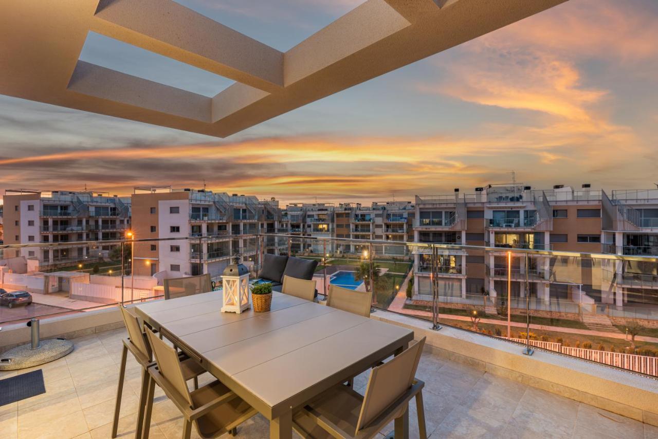 La Zenia Cocoon - Luxury Penthouse With Jacuzzi, 2 Pools, Indoor Heated Pool, Sauna, Gym, Playstation Apartment Dehesa de Campoamor  Exterior foto